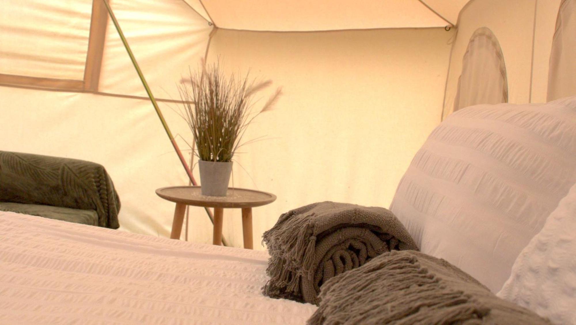 Bell Tent Village Campo de lujo *