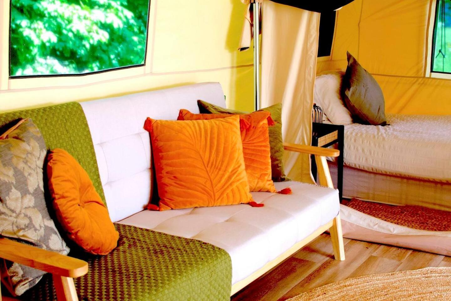 Bell Tent Village Campismo de Luxo