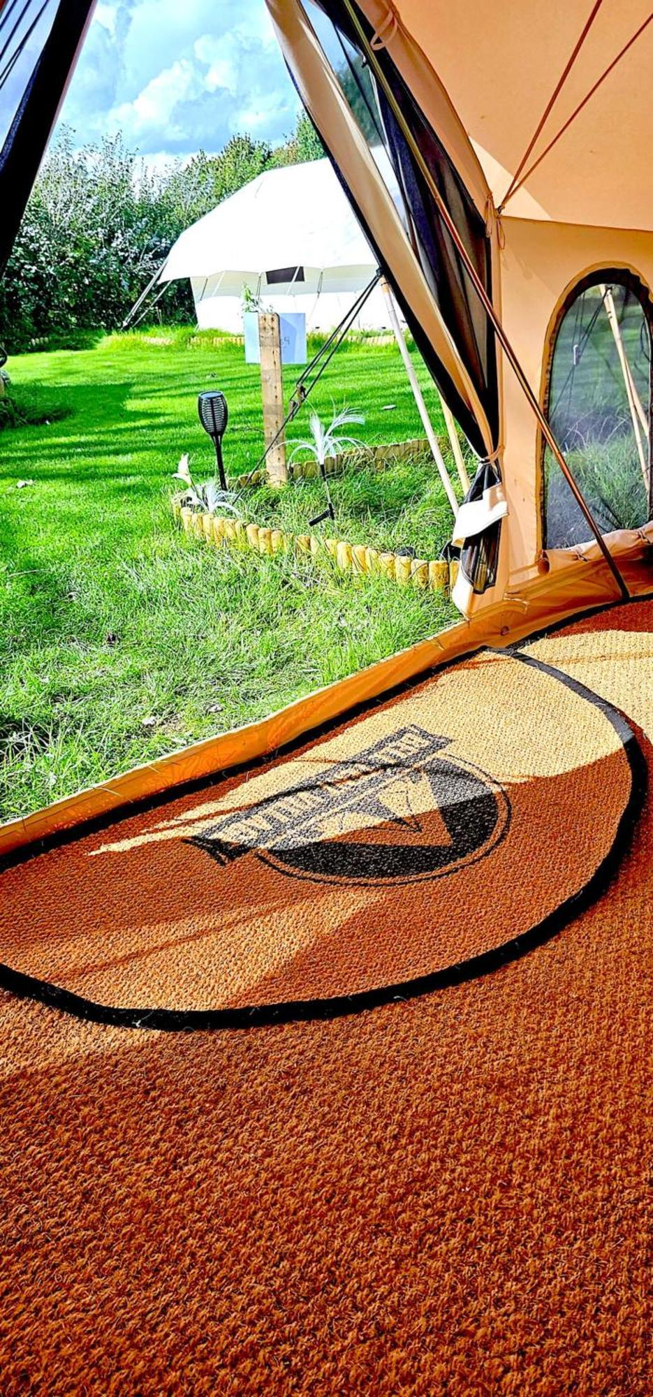 Bell Tent Village Campismo de Luxo