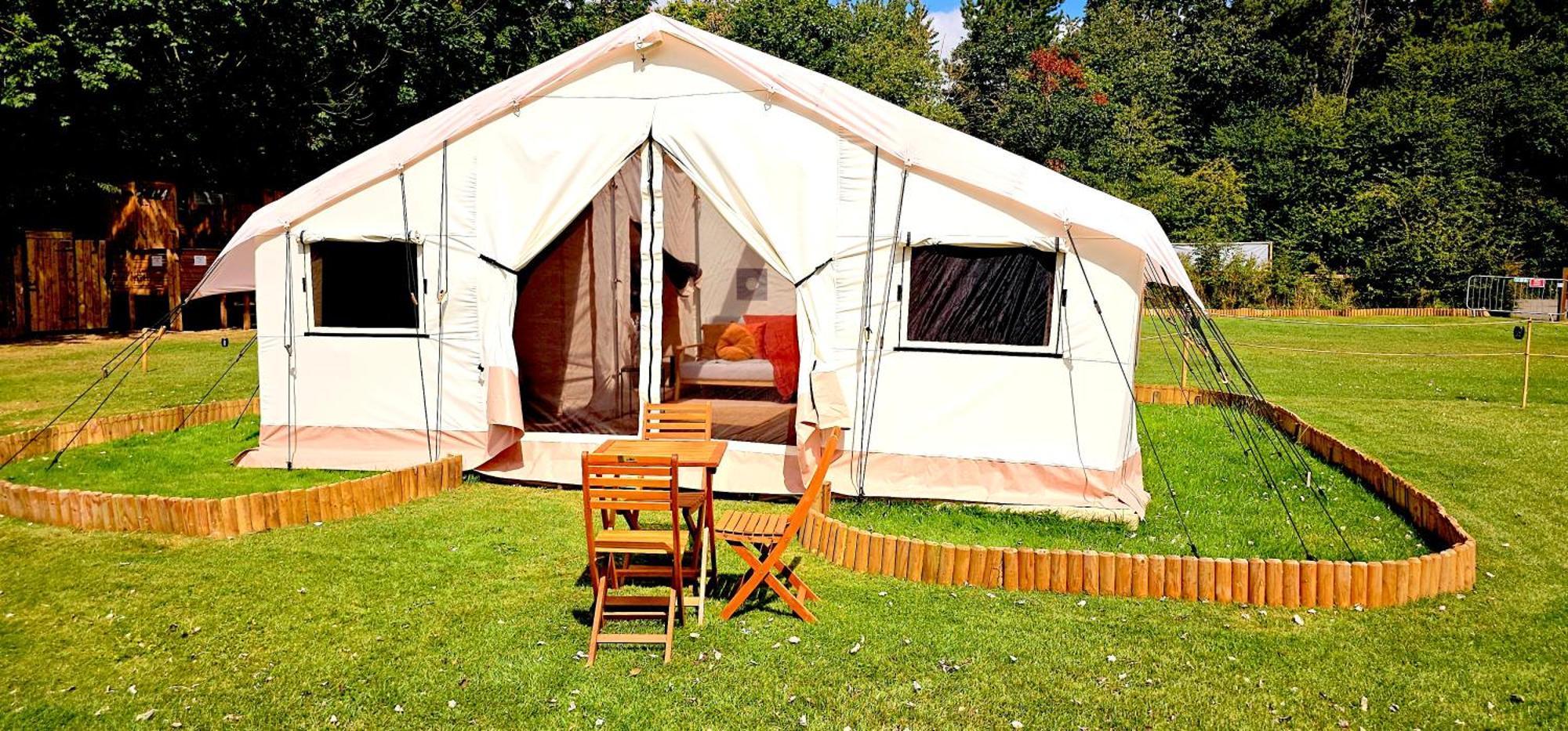 Bell Tent Village Campismo de Luxo *
