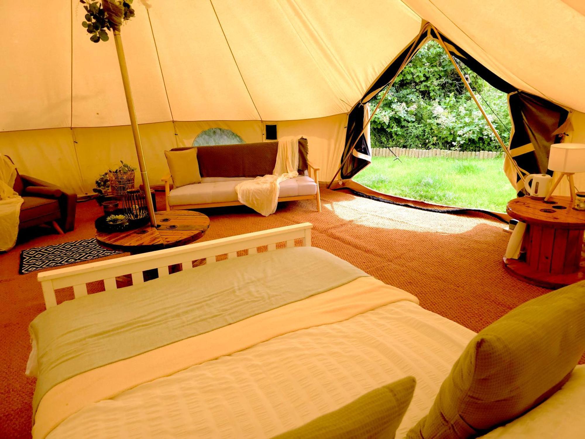 Campismo de Luxo Bell Tent Village